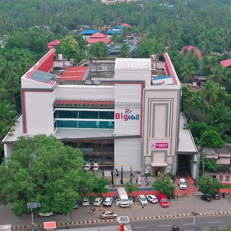 Hotel Bigmall Residency à Kannangad Extérieur photo