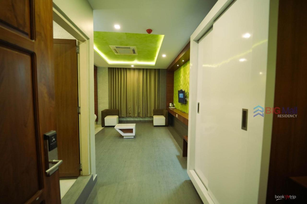 Hotel Bigmall Residency à Kannangad Extérieur photo