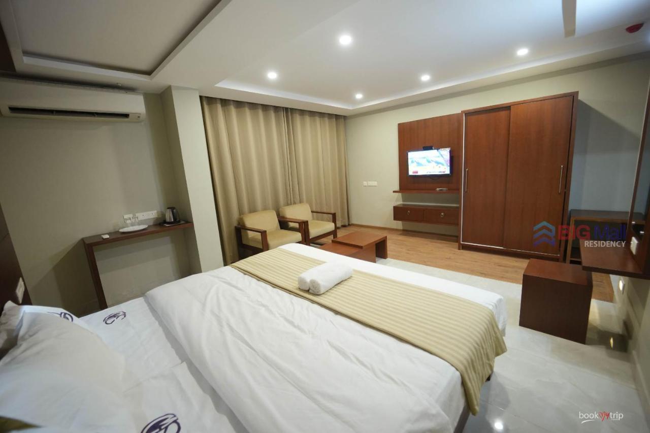 Hotel Bigmall Residency à Kannangad Extérieur photo