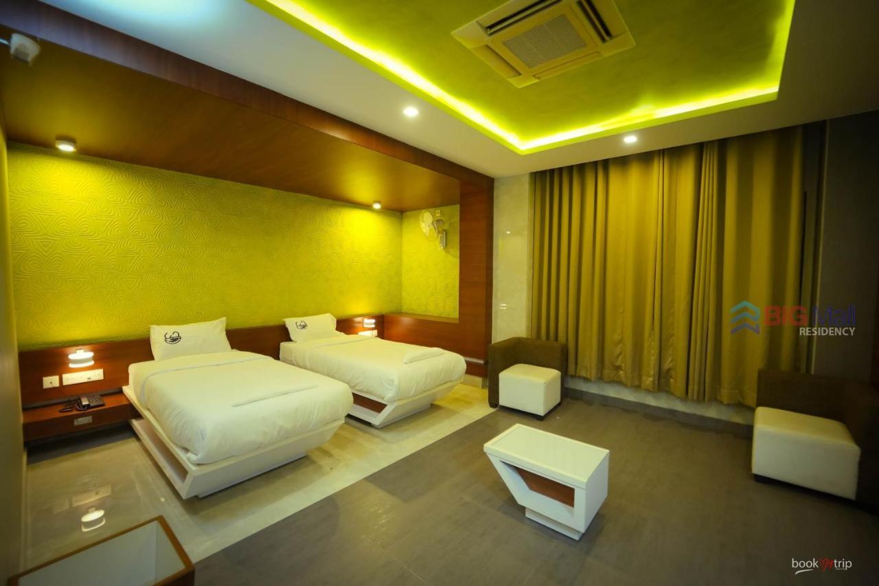 Hotel Bigmall Residency à Kannangad Extérieur photo