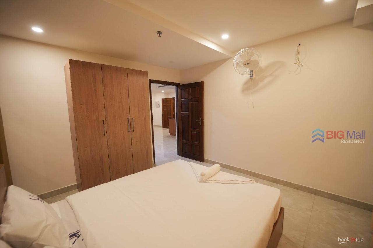 Hotel Bigmall Residency à Kannangad Extérieur photo