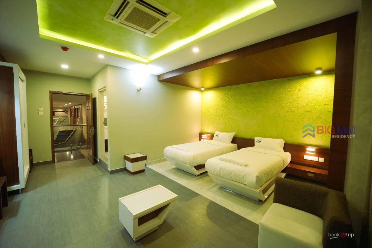 Hotel Bigmall Residency à Kannangad Extérieur photo